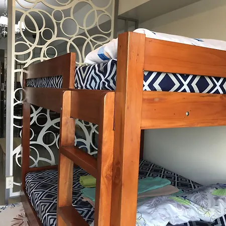 Dr. Calayan'S Luxury Wind Residences Tagaytay Taal View